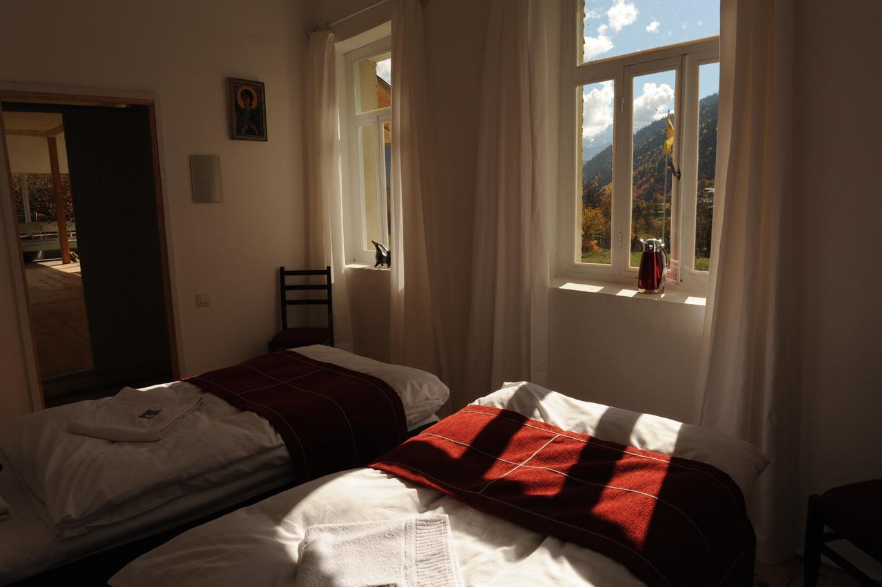 Grand Hotel Ushba Mazeri Chambre photo